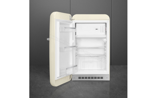 SMEG FAB10LCR5 - Vue de l'int&eacute;rieur