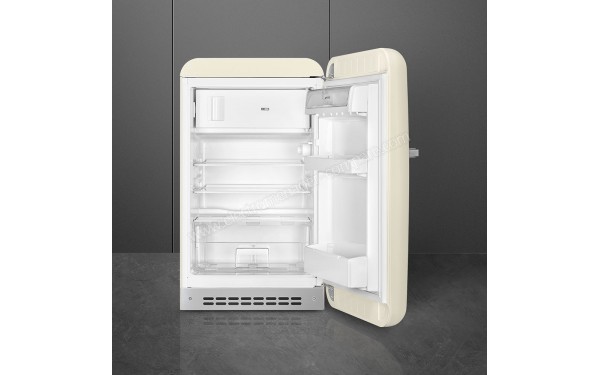 SMEG FAB10RCR2 - Vue de l'int&eacute;rieur