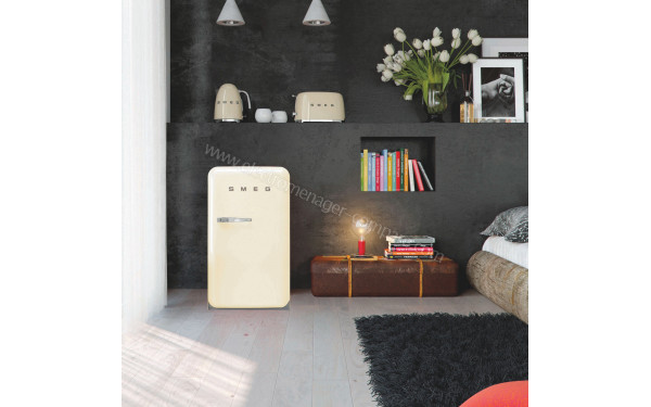 SMEG FAB10RCR5 - Mise en situation