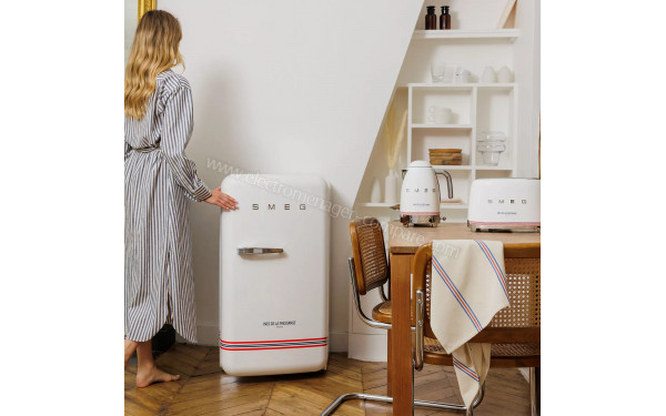 SMEG FAB10RDIF6 - Mise en situation