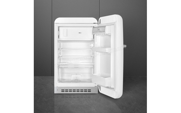 SMEG FAB10RWH2 - Vue de l'int&eacute;rieur