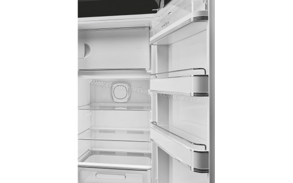 SMEG FAB28RDBB5 - Vue du bac cong&eacute;lateur