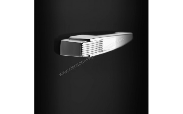 SMEG FAB28RDBLM6 - Zoom sur la poign&eacute;e