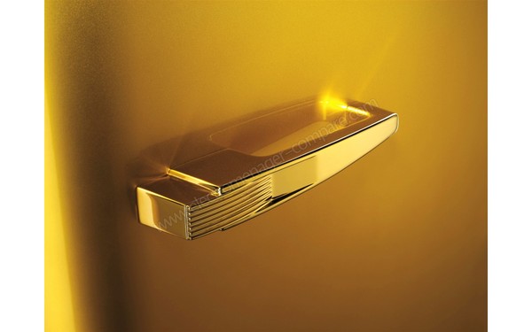 SMEG FAB28RDG - Vue du poign&eacute;e