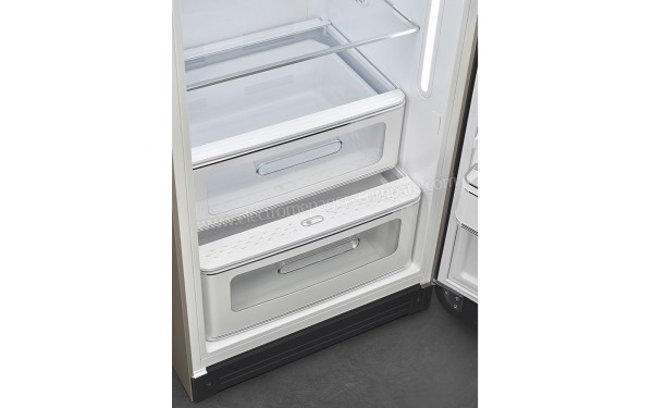 SMEG FAB28RDTP3 - Vue des bacs de zone fra&icirc;cheur