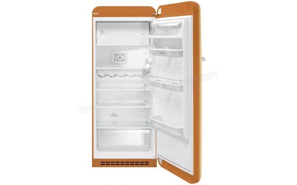 SMEG FAB28RO1 - Vue de l'int&eacute;rieur (cr&eacute;dit : Darty)