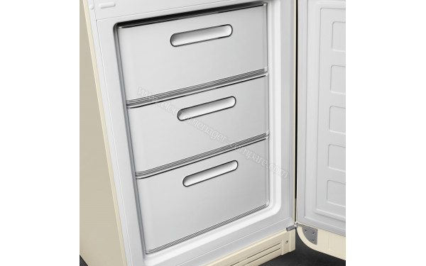 SMEG FAB32LCR5 - Vue de l'int&eacute;rieur partie cong&eacute;lateur