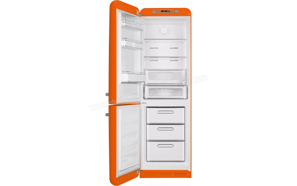 SMEG FAB32LOR6 - Vue de l'int&eacute;rieur