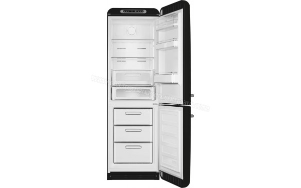 SMEG FAB32RBLM6 - Vue de l'int&eacute;rieur