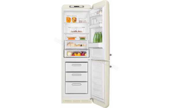 SMEG FAB32RCR6 - Vue de l'int&eacute;rieur