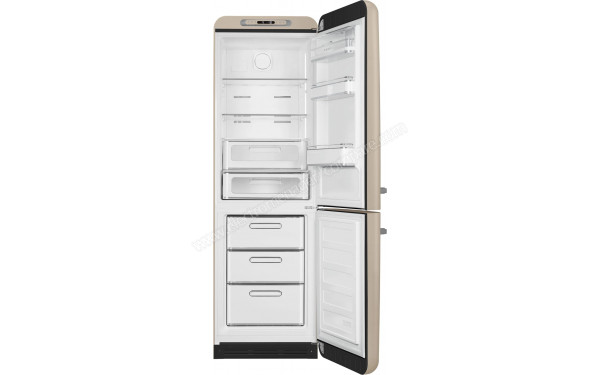 SMEG FAB32RMLM6 - Vue de l'int&eacute;rieur