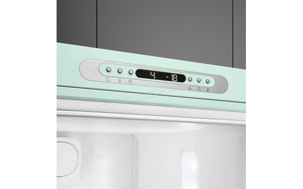 SMEG FAB32RPG6 - Panneau de commandes