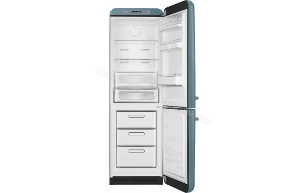 SMEG FAB32RSBM6 - Vue de l'int&eacute;rieur