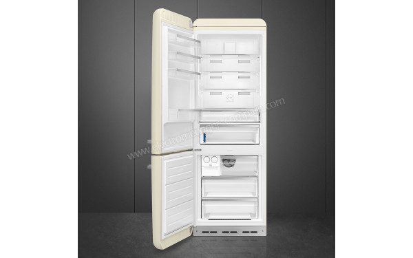 SMEG FAB38LCR5 - Vue de l'int&eacute;rieur