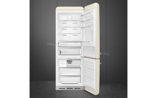 SMEG FAB38RCR - Mise en situation vue de l'int&eacute;rieur vide