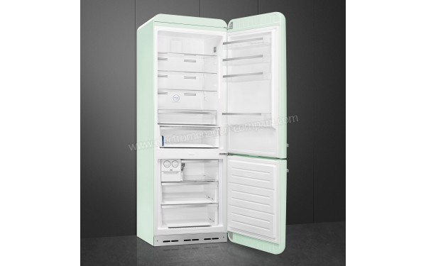 SMEG FAB38RPG - Mise en situation vue de 3/4 gauche portes ouvertes