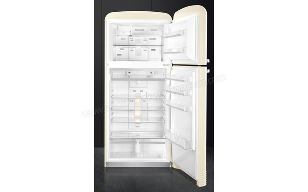 SMEG FAB50RCR - Vue de l'int&eacute;rieur