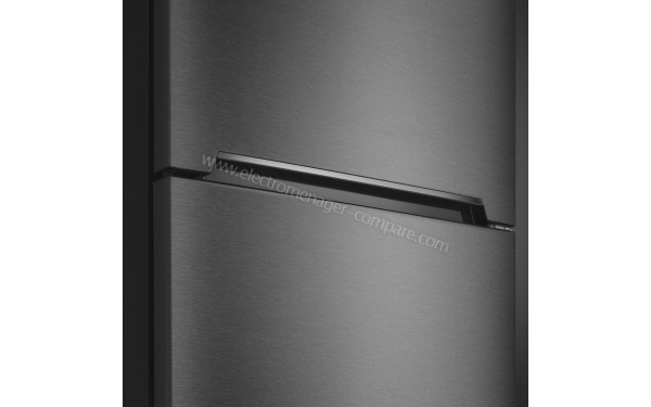 SMEG FC48KDND - Zoom sur la poign&eacute;e int&eacute;gr&eacute;e