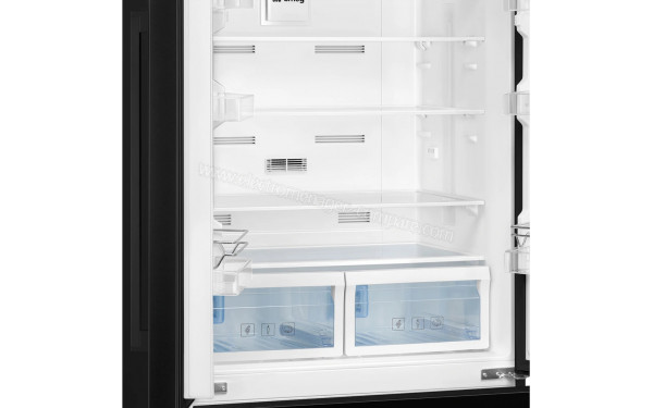 SMEG FQ55FNDE - Vue de l'int&eacute;rieur partie r&eacute;frig&eacute;rateur