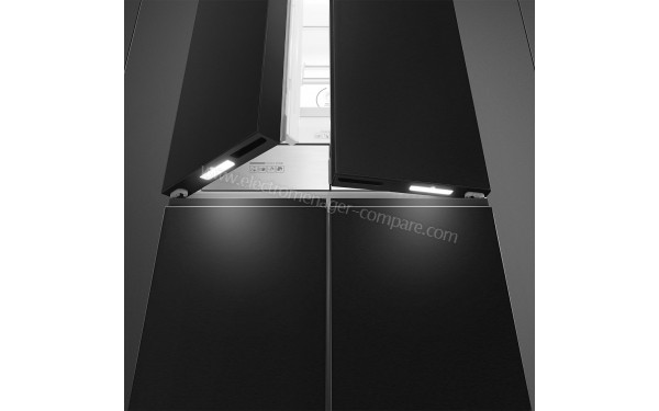 SMEG FQI60KD - Zoom sur les poign&eacute;es int&eacute;gr&eacute;es