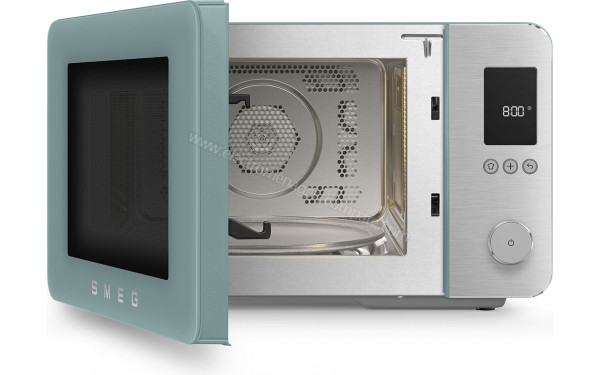 SMEG MOC02EGMEU - Vue de l'int&eacute;rieur