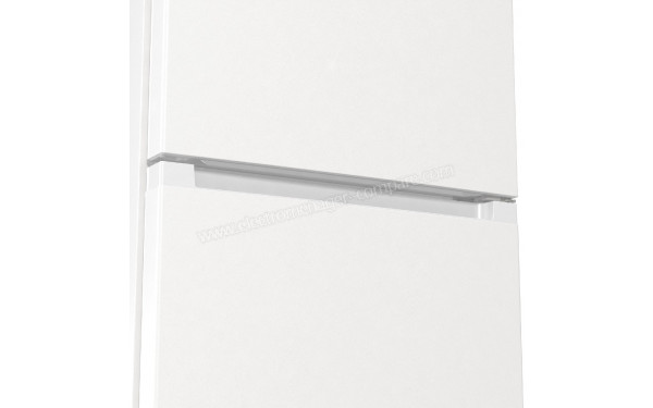 SMEG RC18WDND - Zoom sur les poign&eacute;es int&eacute;gr&eacute;es
