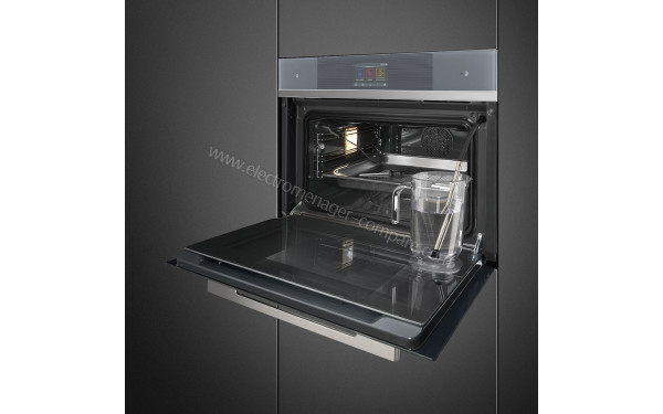 SMEG SF4104WVCPS - Vue de l'int&eacute;rieur 3/4 droite