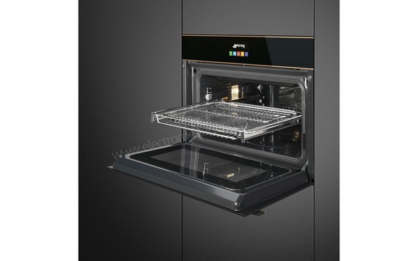 SMEG SF4604MCNR - Vue de l'int&eacute;rieur