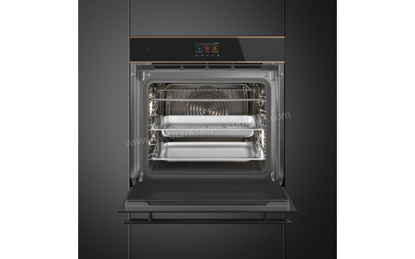 SMEG SO6604S4PNR - Vue de l'int&eacute;rieur