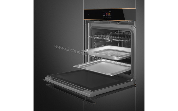 SMEG SO6604S4PNR - Vue de l'int&eacute;rieur