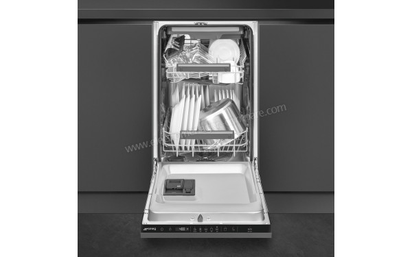 SMEG ST4523DIN - Vue de l'int&eacute;rieur