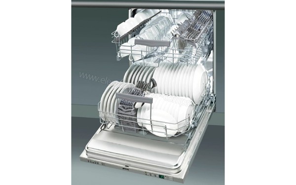 SMEG STA6439L2 - Vue de l'int&eacute;rieur (cr&eacute;dit : Darty)