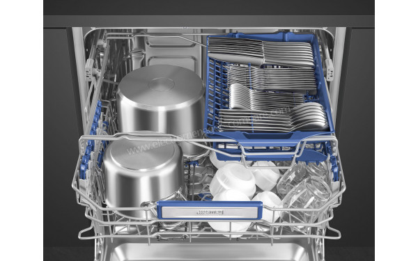 SMEG STL324AQL - Vue du panier sup&eacute;rieur et tiroir sup&eacute;rieur