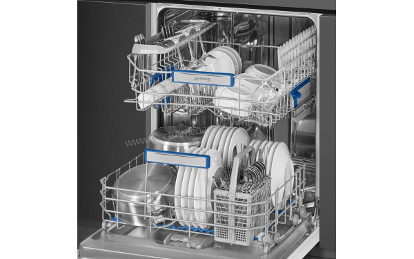 SMEG STL62324LFR1 - Vue de l'int&eacute;rieur 3/4 droite