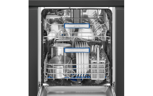 SMEG STL62324LFR1 - Vue de l'int&eacute;rieur
