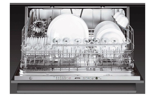 SMEG STO905-1 - Vue de l'int&eacute;rieur