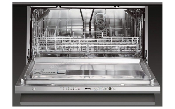 SMEG STO905-1 - Vue de l'int&eacute;rieur vide