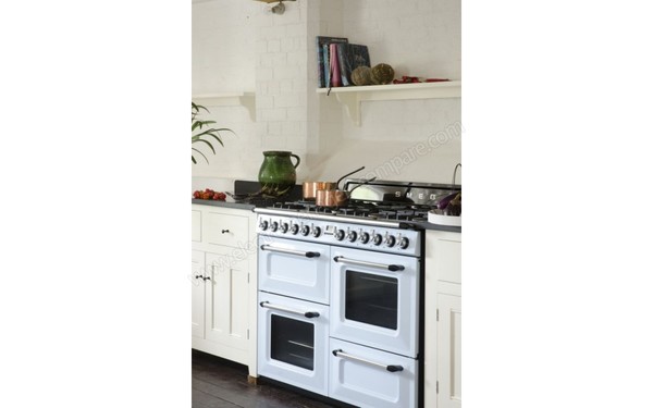 SMEG TR4110AZ - Vue 3/4 gauche, appareil encastr&eacute; (cr&eacute;dit : Boulanger)