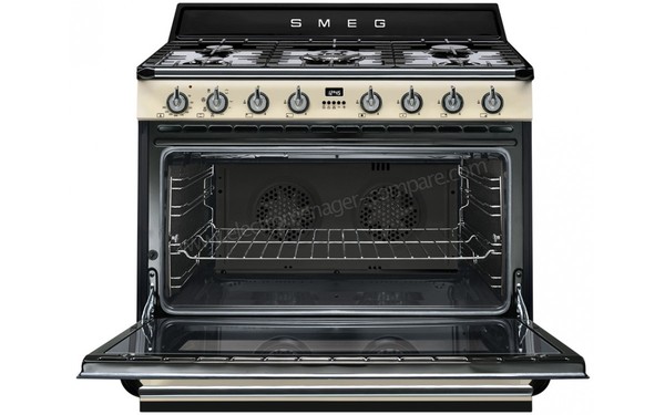 SMEG TR90P - Vue de face, porte ouverte (cr&eacute;dit : Darty)