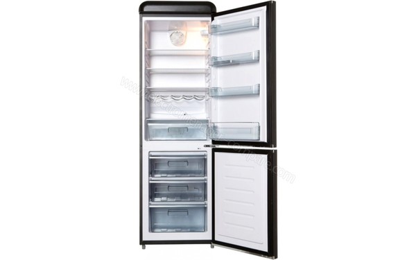 TECNOGAS TCO31N - Vue de l'int&eacute;rieur vide (cr&eacute;dit : Boulanger)