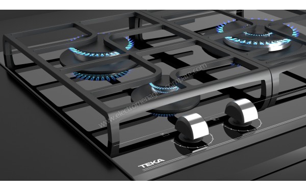 TEKA GZC 63310 XBB - Vue 3/4 gauche avec foyers allum&eacute;s