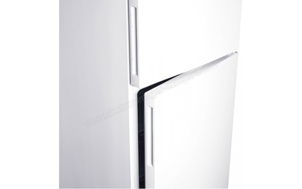 THOMSON CTH315WH - Poign&eacute;es de portes (cr&eacute;dit : Darty)