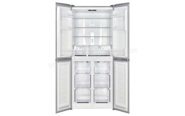 THOMSON THM82IX - Vue de l'int&eacute;rieur vide (cr&eacute;dit : Darty)