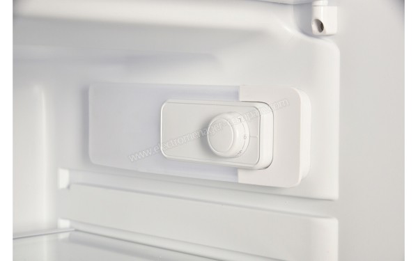 THOMSON THTTR7WHA++ - Panneau de commandes (cr&eacute;dit : Darty)