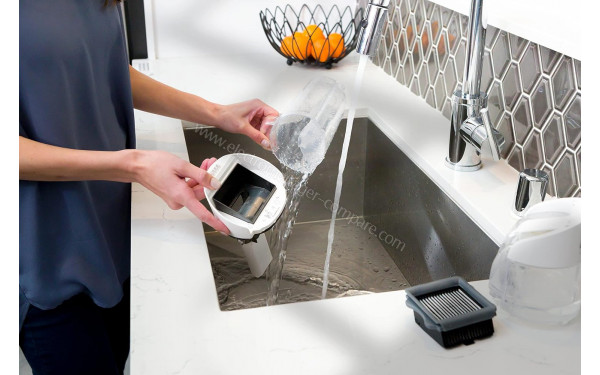 TINECO iFloor 3 Plus - Nettoyage du r&eacute;servoir