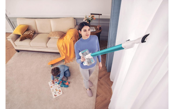 TINECO Power Hero 11 Bleu - Mise en situation
