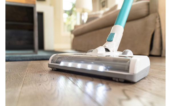 TINECO Power Hero 11 Bleu - Mise en situation
