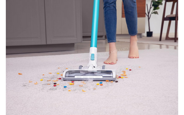 TINECO Power Hero 11 Bleu - Mise en situation