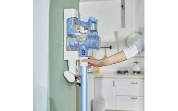 TINECO Pure One S11 Bleu - Vue sur la station murale de chargement