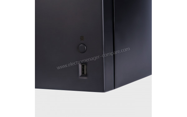 UKONIC Mini frigo Xbox Series X 10 litres - Mise en situation